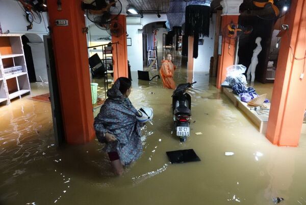 Ngôi nhà bị ngập lụt. - Sputnik Việt Nam