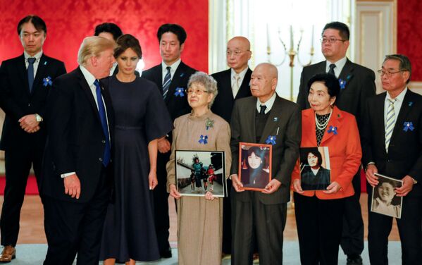 Tổng thống Mỹ Donald Trump và Đệ nhất Phu nhân Melania trong chuyến thăm Tokyo, Nhật Bản - Sputnik Việt Nam