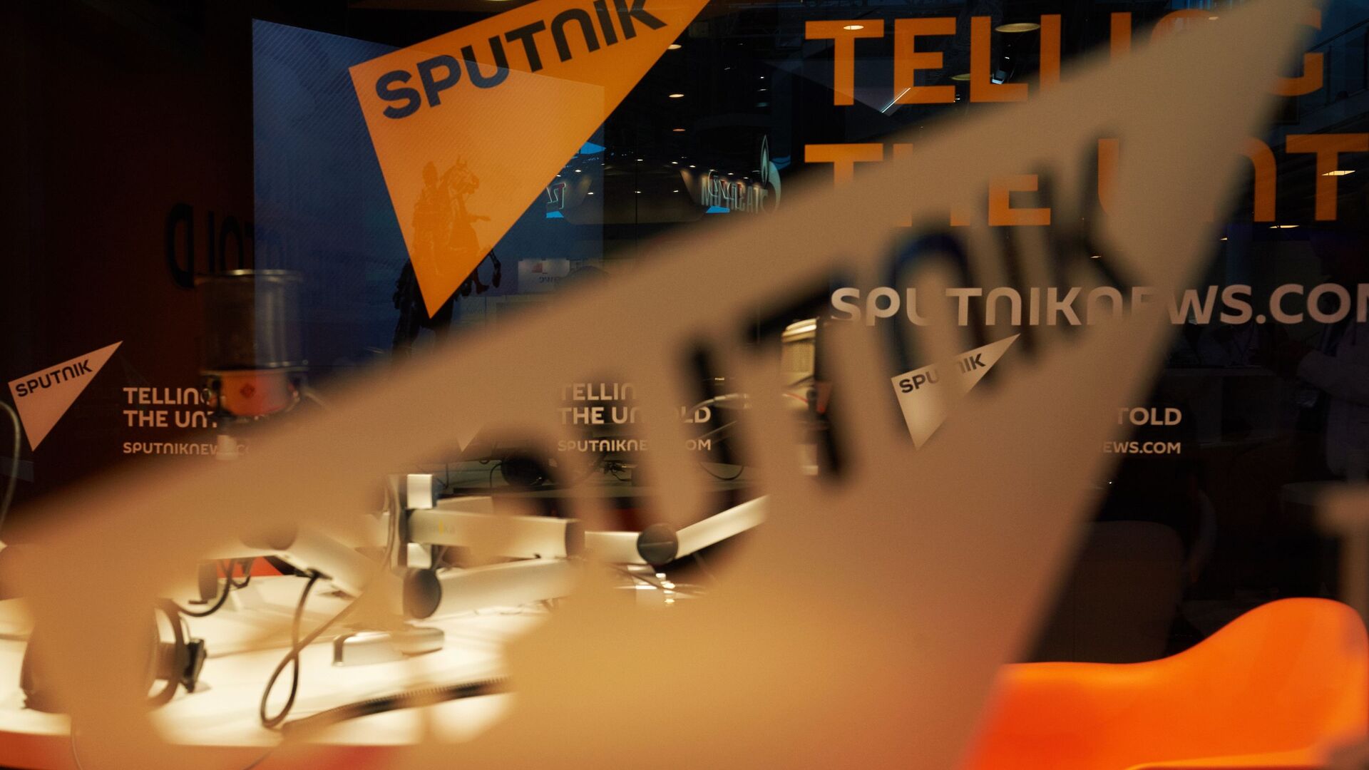 Khu vực của Hãng thông tấn Sputnik trước lễ khai mạc Diễn đàn Kinh tế Quốc tế St. Petersburg 2015 - Sputnik Việt Nam, 1920, 23.06.2022