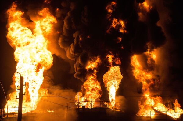 Cháy kho chứa dầu ở Kiev - Sputnik Việt Nam