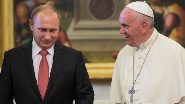 Tổng thống Nga Vladimir Putin và Đức Giáo Hoàng Francis trong cuộc gặp tại Vatican - Sputnik Việt Nam