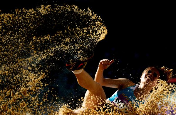 Nữ vận động viên nhảy dài Nataliya Chipilenku tại Giải vô địch châu Âu lần I ở Baku - Sputnik Việt Nam