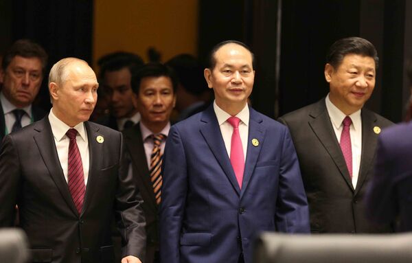Chủ tịch nước Trần Đại Quang chủ trì Phiên họp kín thứ nhất Hội nghị các Nhà lãnh đạo Kinh tế APEC lần thứ 25 Chủ tịch nước Trần Đại Quang chủ trì Phiên họp kín thứ nhất Hội nghị các Nhà lãnh đạo Kinh tế APEC lần thứ 25 - Sputnik Việt Nam