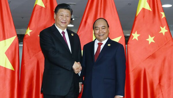 Thủ tướng Nguyễn Xuân Phúc hội kiến Tổng Bí thư, Chủ tịch Trung Quốc Tập Cận Bình - Sputnik Việt Nam