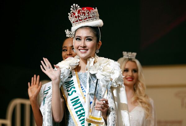 Hoa hậu cuộc thi Miss International 2017 tại Tokyo Kevin Lilliana, đại diện cho Indonesia - Sputnik Việt Nam