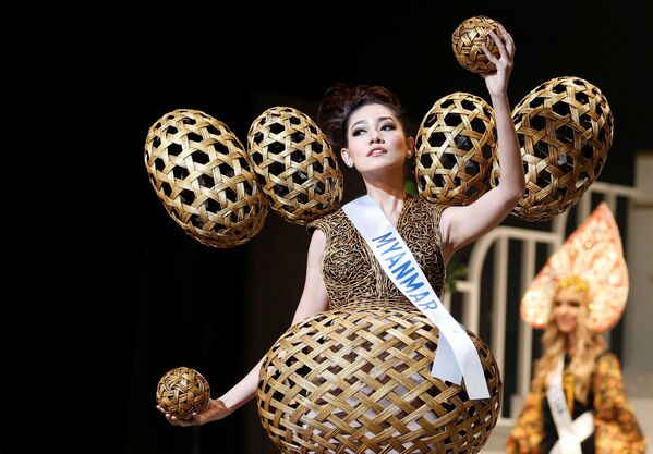 Đại diện của Myanmar Sao Yoon Wadi trong cuộc thi Miss International 2017 tại Tokyo - Sputnik Việt Nam