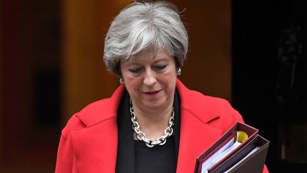 Britain's Prime Minister Theresa May leaves 10 Downing Street in London, November 15, 2017 - Sputnik Việt Nam