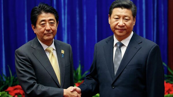 Thủ tướng Nhật Bản Shinzo Abe và Chủ tịch Trung Quốc Tập Cận Bình - Sputnik Việt Nam