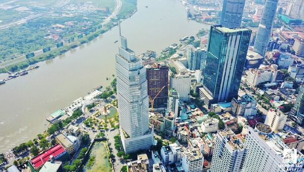 Tòa tháp Vietcombank Tower với quy mô 35 tầng được thiết kế bởi nhà tư vấn thiết kế nổi tiếng từ Mỹ Pelli Clarke Pelli Architect - đơn vị đã thiết kế nhiều cao ốc văn phòng, trung tâm tài chính nổi tiếng thế giới như Trung tâm tài chính thế giới tại Hong Kong, tháp đôi Petronas tại Malaysia, trụ sở Ngân hàng Bank of America tại North Carolina. - Sputnik Việt Nam