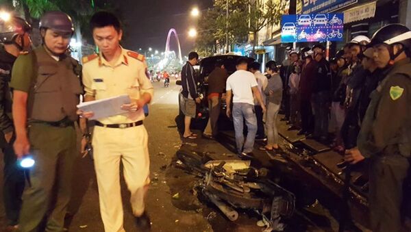 Cơ quan điều tra điều tra vụ tai nạn, truy tìm tài xế bỏ chạy. - Sputnik Việt Nam