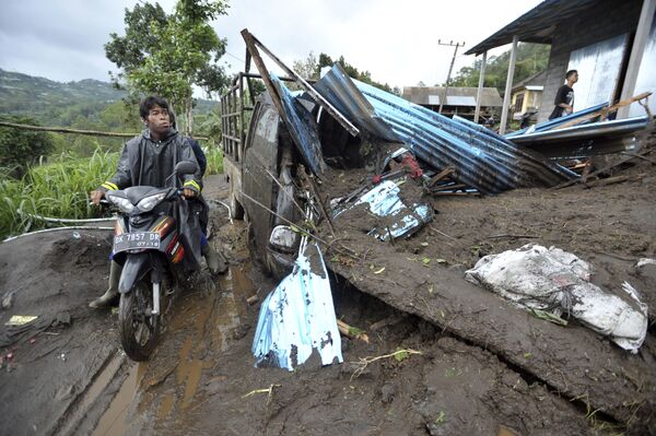 Tháng Hai. Indonesia. Hậu quả của một vụ lở đất trên đảo Bali. - Sputnik Việt Nam