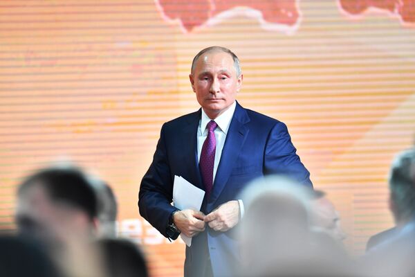 Tổng thống Nga Vladimir Putin sau cuộc họp báo lớn thường niên - Sputnik Việt Nam
