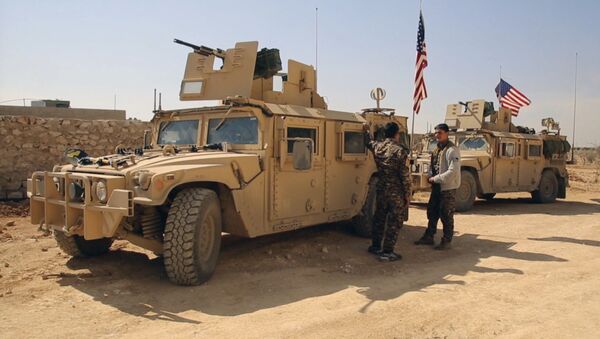 Сирийские и американские военные во время наступления на сирийский город Ракку - Sputnik Việt Nam