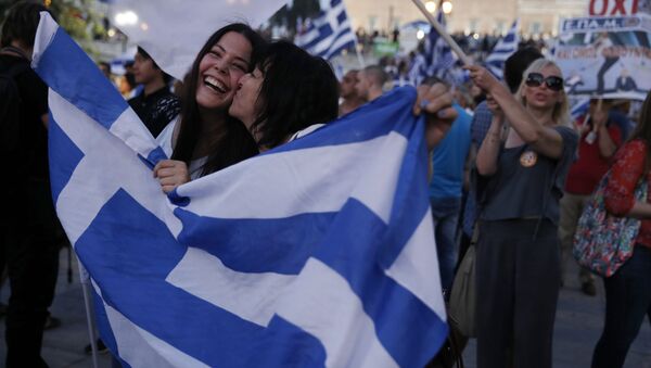 Những người bỏ phiếu không ăn mừng kết quả trưng cầu dân ý ở trung tâm Athens, Hy Lạp - Sputnik Việt Nam