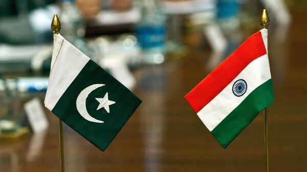 Quốc kỳ Pakistan và Ấn Độ - Sputnik Việt Nam