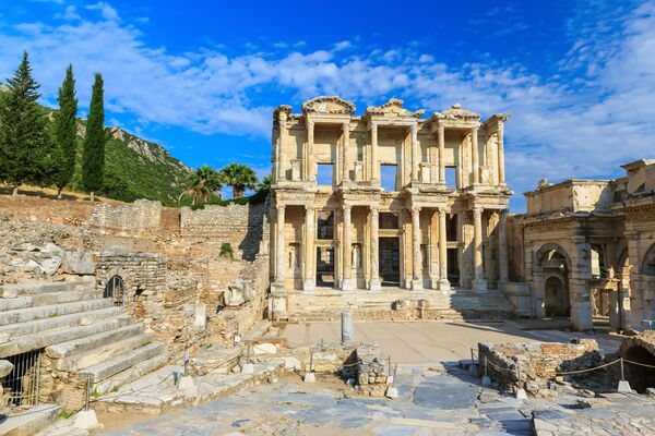 Di tích đổ nát của Thư viện trong đô thị cổ Ephesus ở Thổ Nhĩ Kỳ - Sputnik Việt Nam