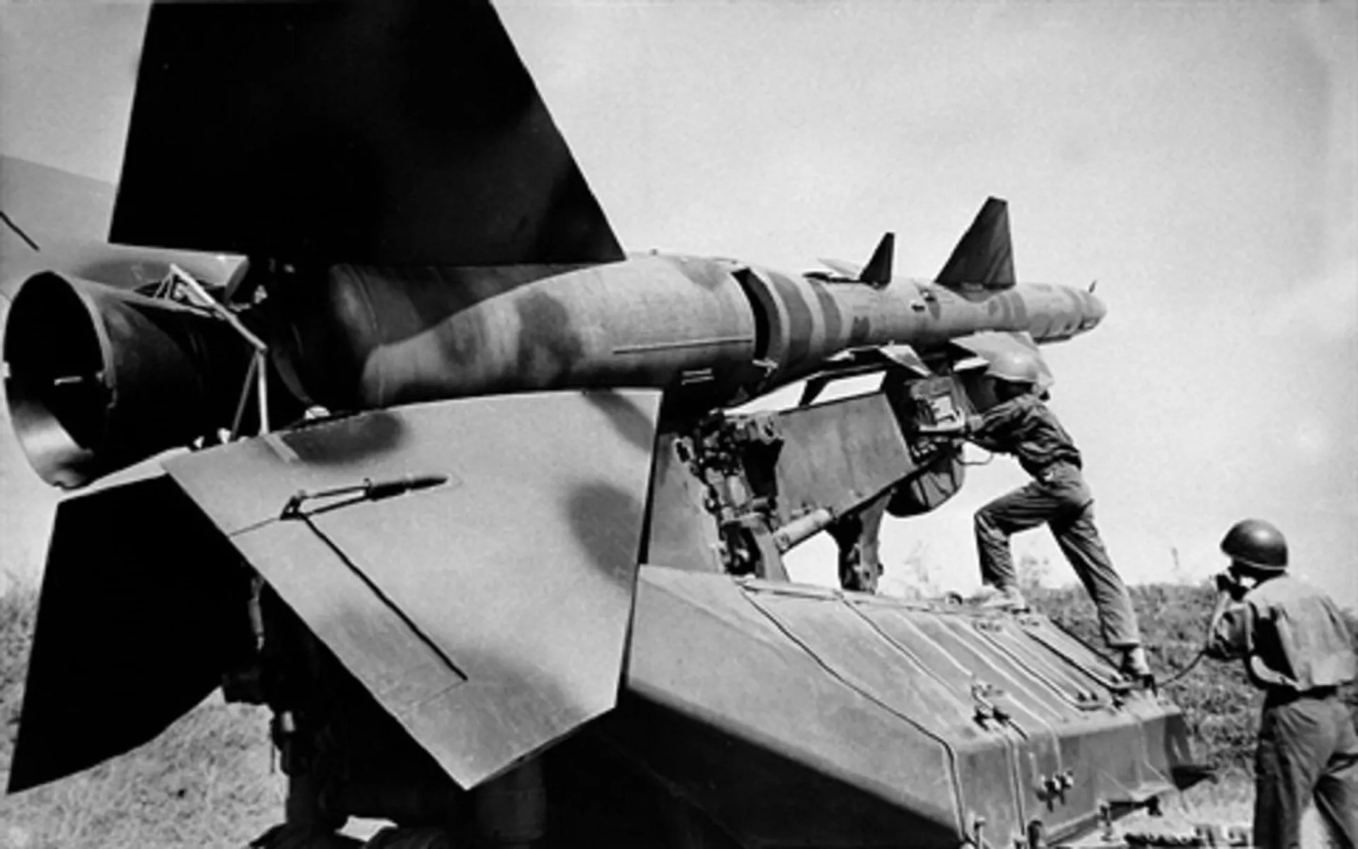 Tên lửa đất đối không SA-2 của Việt Nam trong thời kỳ kháng chiến chống Mỹ - Sputnik Việt Nam, 1920, 07.03.2023