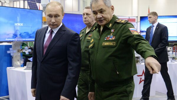 Segrei Shoigu và Vladimir Putin - Sputnik Việt Nam