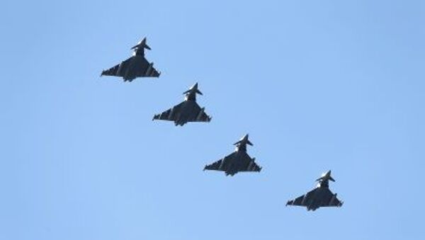 Истребители Еврофайтер Тайфун ВВС Великобритании на учениях Arctic Challenge в Норвегии - Sputnik Việt Nam