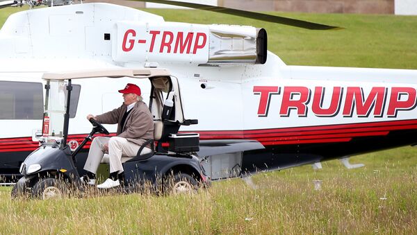 Donald Trump chơi golf - Sputnik Việt Nam
