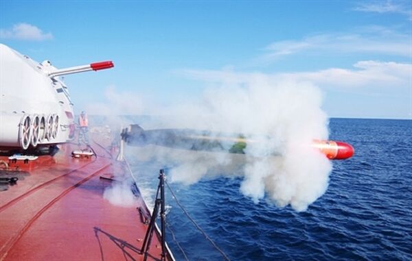 Tàu hộ vệ săn ngầm Petya II phóng ngư lôi SET-40UE Tàu hộ vệ săn ngầm Petya II phóng ngư lôi SET-40UE - Sputnik Việt Nam