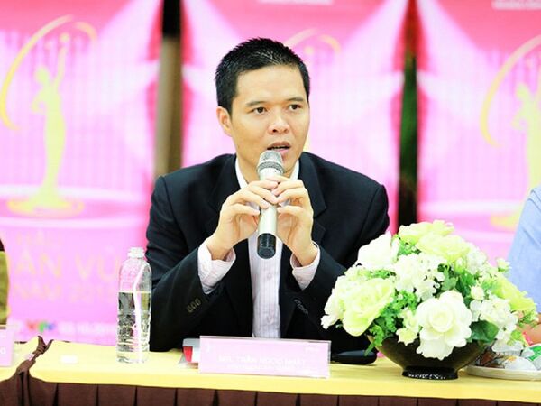 Trưởng BTC - ông Trần Ngọc Nhật cho biết Hoa hậu Hoàn vũ Việt Nam chấp nhận thí sinh chụp ảnh nude không gây phản cảm. Trưởng BTC - ông Trần Ngọc Nhật cho biết Hoa hậu Hoàn vũ Việt Nam chấp nhận thí sinh chụp ảnh nude không gây phản cảm. - Sputnik Việt Nam
