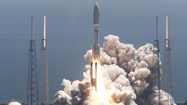 Запуск ракеты Atlas V с космическим аппаратом Juno с мыса Канаверал - Sputnik Việt Nam