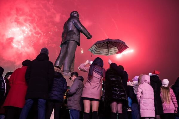 Trong dịp đón Năm mới ở Simferopol - Sputnik Việt Nam