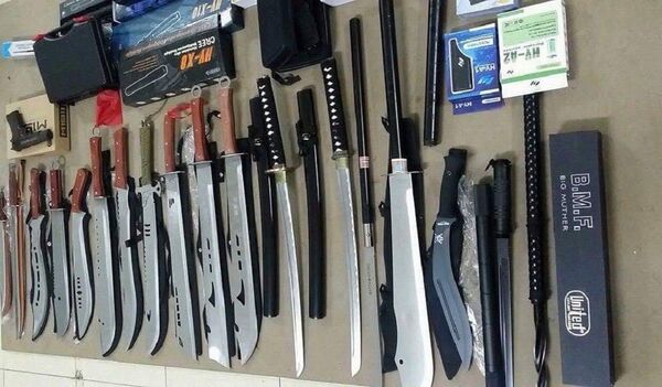 Tang vật hung khí, vũ khí thu giữ Tang vật hung khí, vũ khí thu giữ - Sputnik Việt Nam