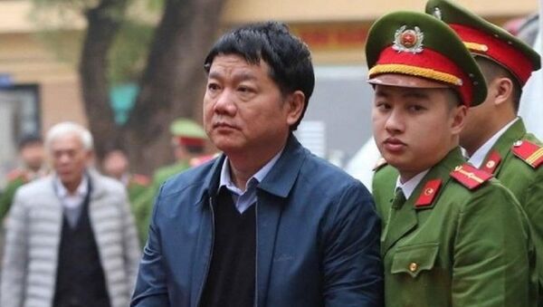 Ông Đinh La Thăng được dẫn giải đến tòa - Sputnik Việt Nam