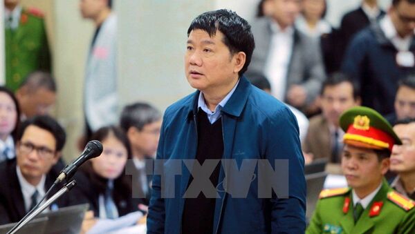 Bị cáo Đinh La Thăng trả lời Hội đồng xét xử - Sputnik Việt Nam
