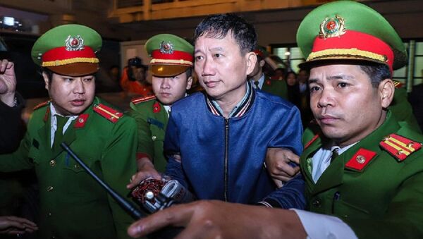 Bị cáo Trịnh Xuân Thanh sau khi kết thúc phiên tòa ngày 8-1 - Sputnik Việt Nam