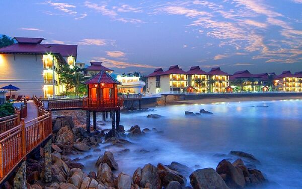 Resort Hoàng Gia Quy Nhơn tọa lạc trên khu đất có diện tích hàng chục nghìn mét vuông nằm dọc theo bờ biển trung tâm TP Quy Nhơn tuyệt đẹp Resort Hoàng Gia Quy Nhơn tọa lạc trên khu đất có diện tích hàng chục nghìn mét vuông nằm dọc theo bờ biển trung tâm TP Quy Nhơn tuyệt đẹp - Sputnik Việt Nam