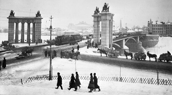 Cầu Borodinsky ở Moskva. Năm 1925 - Sputnik Việt Nam