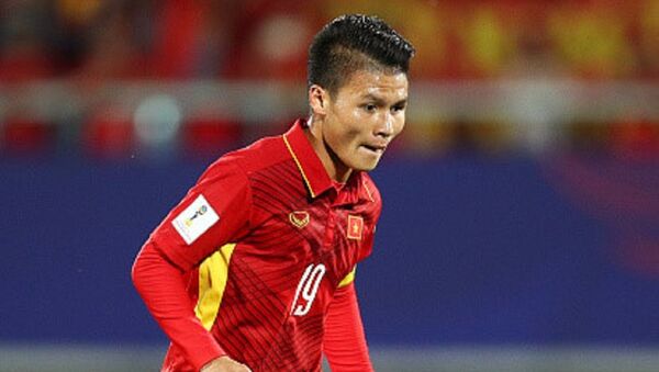 Quang Hải tỏa sáng đúng lúc để mang về 3 điểm lịch sử cho U23 Việt Nam. Đây là 3 điểm đầu tiên của U23 Việt Nam ở đấu trường châu Á sau 4 trận toàn thua. - Sputnik Việt Nam