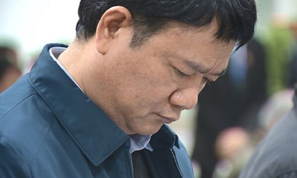 Ông Đinh La Thăng tại tòa Ông Đinh La Thăng tại tòa - Sputnik Việt Nam