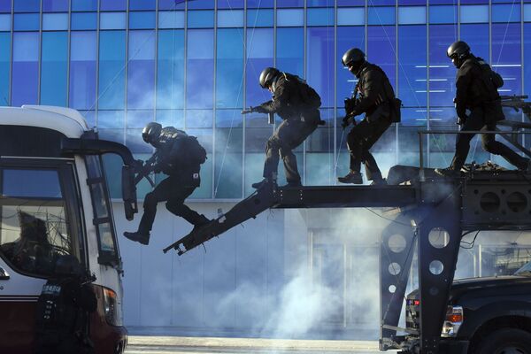 Cảnh sát Hàn Quốc tham gia cuộc diễn tập chống khủng bố tại sân vận động Olympic - Sputnik Việt Nam