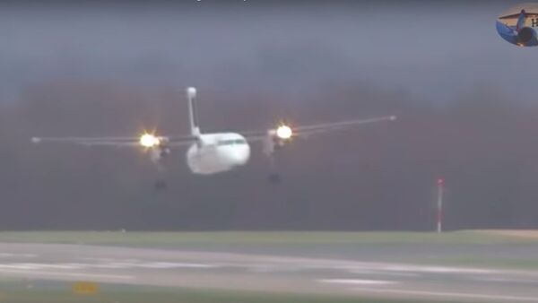 Video cảnh hạ cánh kỹ thuật của máy bay khiến cư dân mạng hoảng hốt - Sputnik Việt Nam