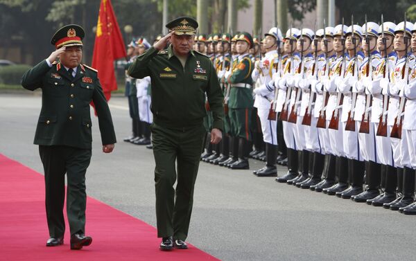 Bộ trưởng Quốc phòng Việt Nam Ngô Xuân Lịch và Bộ trưởng Quốc phòng Nga Sergei Shoigu tại Hà Nội - Sputnik Việt Nam