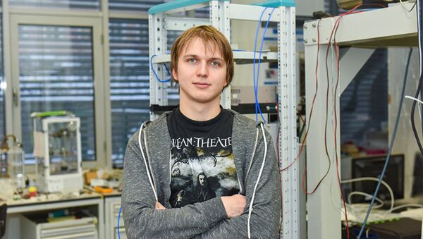 Инженер лаборатории «Сверхпроводящие метаматериалы» НИТУ «МИСиС» Илья Беседин - Sputnik Việt Nam