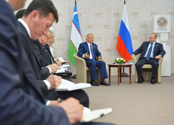 Trong cuộc hội đàm với ông Putin, Tổng thống Uzbekistan Islam Karimov trao đổi về một số vấn đề không đơn giản liên quan đến sự chủ trì của Uzbekistan trong SCO và việc mở rộng tổ chức. - Sputnik Việt Nam
