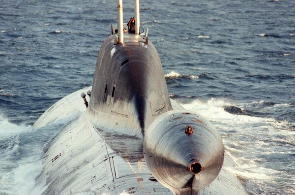 Phần đuôi chứa ăng ten kéo của tàu ngầm đề án 971 “Schucka-B” - Sputnik Việt Nam