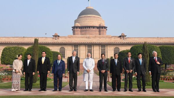 Thủ tướng Ấn Độ Narendra Modi với đại diện các nước thành viên ASEAN tại New Delhi, Ấn Độ - Sputnik Việt Nam