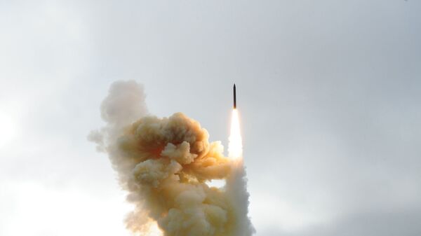 Пуск американской ракеты шахтного базирования системы Ground-based Midcourse Defense - Sputnik Việt Nam