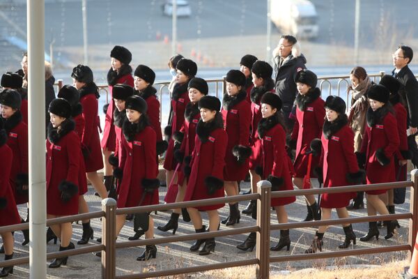 Nữ cổ động viên của Bắc Triều Tiên đến Thế vận hội Mùa đông 2018 tại Hàn Quốc. - Sputnik Việt Nam