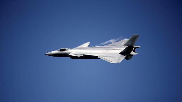 China unveils its J-20 stealth fighter on an air show in Zhuhai, Guangdong Province, China, November 1, 2016. - Sputnik Việt Nam