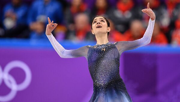 Nữ vận động viên trượt băng nghệ thuật Nga Evgenya Medvedeva tại Thế vận hội ở Pyeongchang - Sputnik Việt Nam