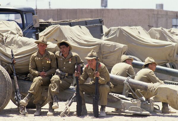 Quân đội Liên Xô tại Cộng hoà Dân chủ Afghanistan (DRA). Quân đội Liên Xô tại Cộng hoà Dân chủ Afghanistan (DRA). - Sputnik Việt Nam