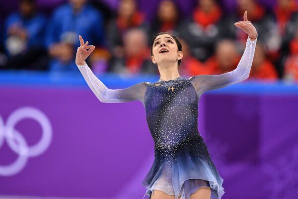 Nữ VĐV trượt băng nghệ thuật Evgenia Medvedeva của Nga  tại Thế vận hội mùa đông XXIII ở Pyeongchang - Sputnik Việt Nam
