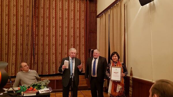 Dịch giả Thụy Anh nhận giải Ngôn từ-sợi dây gắn kết của Nga - Sputnik Việt Nam